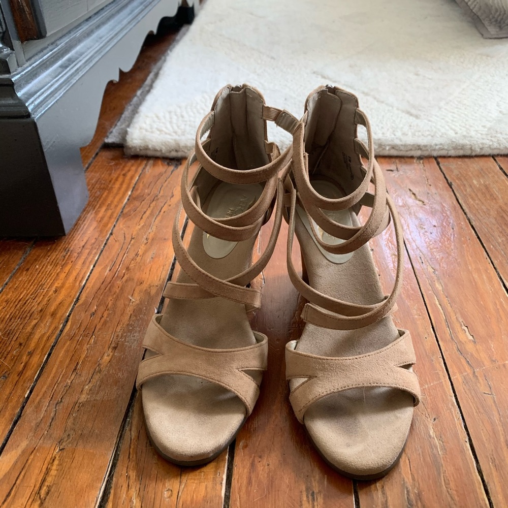Aérosoles strappy wedge heel sandals